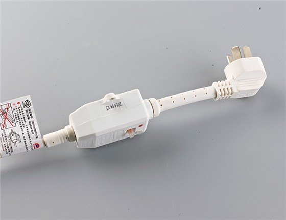 漏電保護插頭造型精致，設計合理